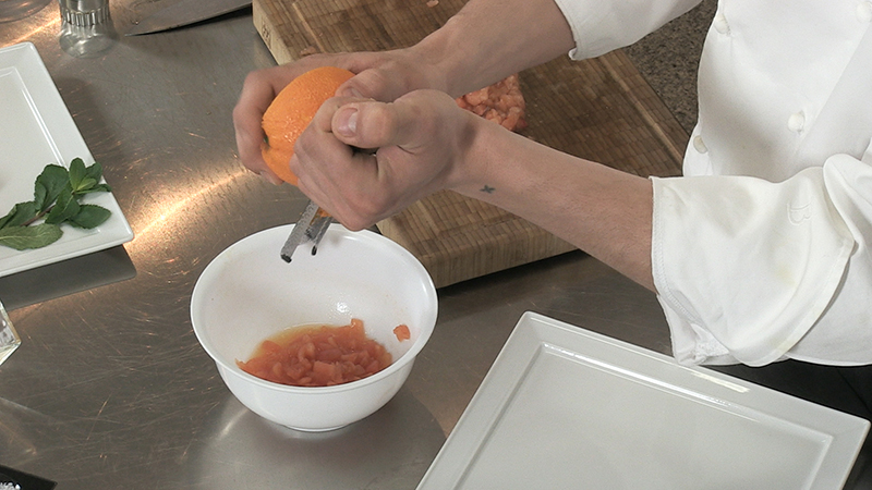 Tartare di salmone con pomodori pachino - Saporie