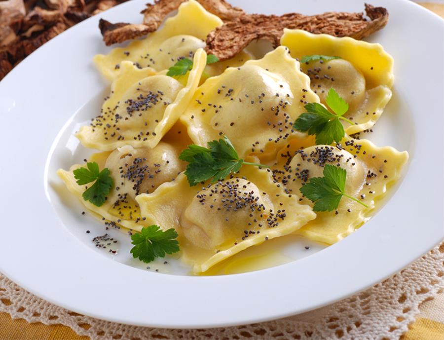 Ravioli Con Ripieno Morbido Di Prosciutto Toscano E Funghi Saporie