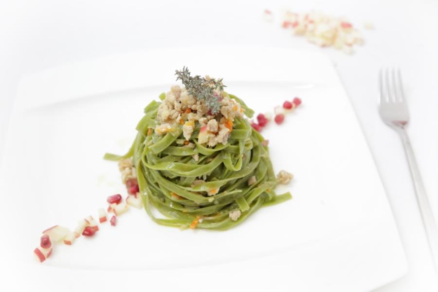 Tagliatelle Verdi Al Ragù Di Coniglio Pink Lady E Melograno