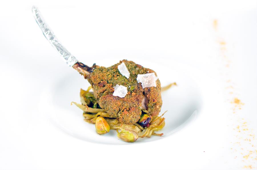 Costoletta Di Agnello In Crosta Di Pistacchi Con Carciofi Saporie